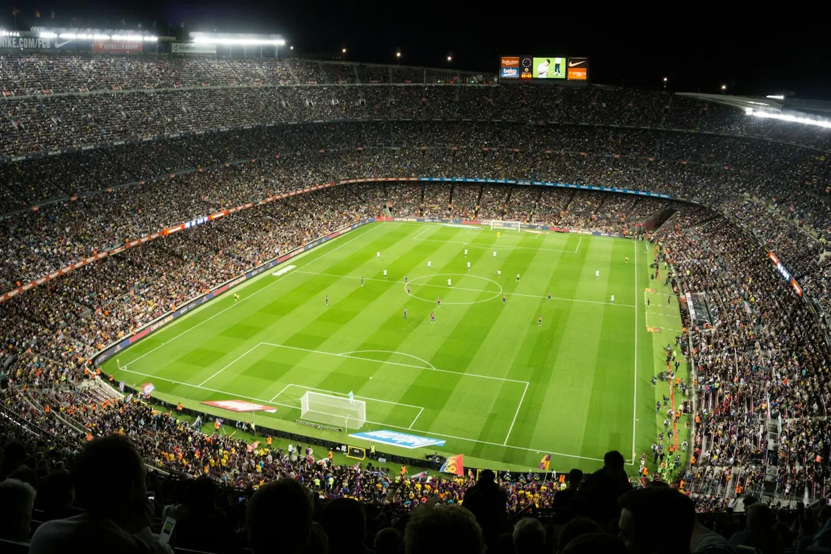 Tribuna llena durante un partido